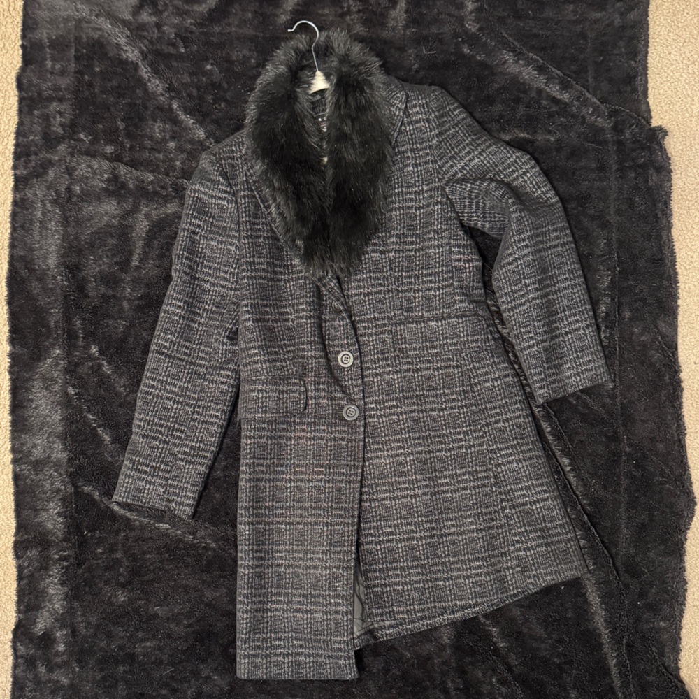 Wool coat with fur collar